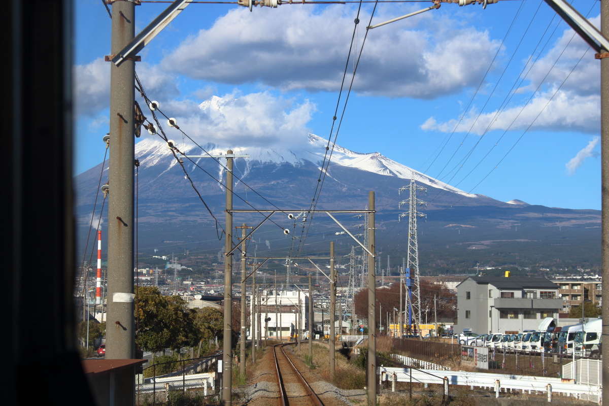 ジヤトコ前～吉原駅間から見られる富士山