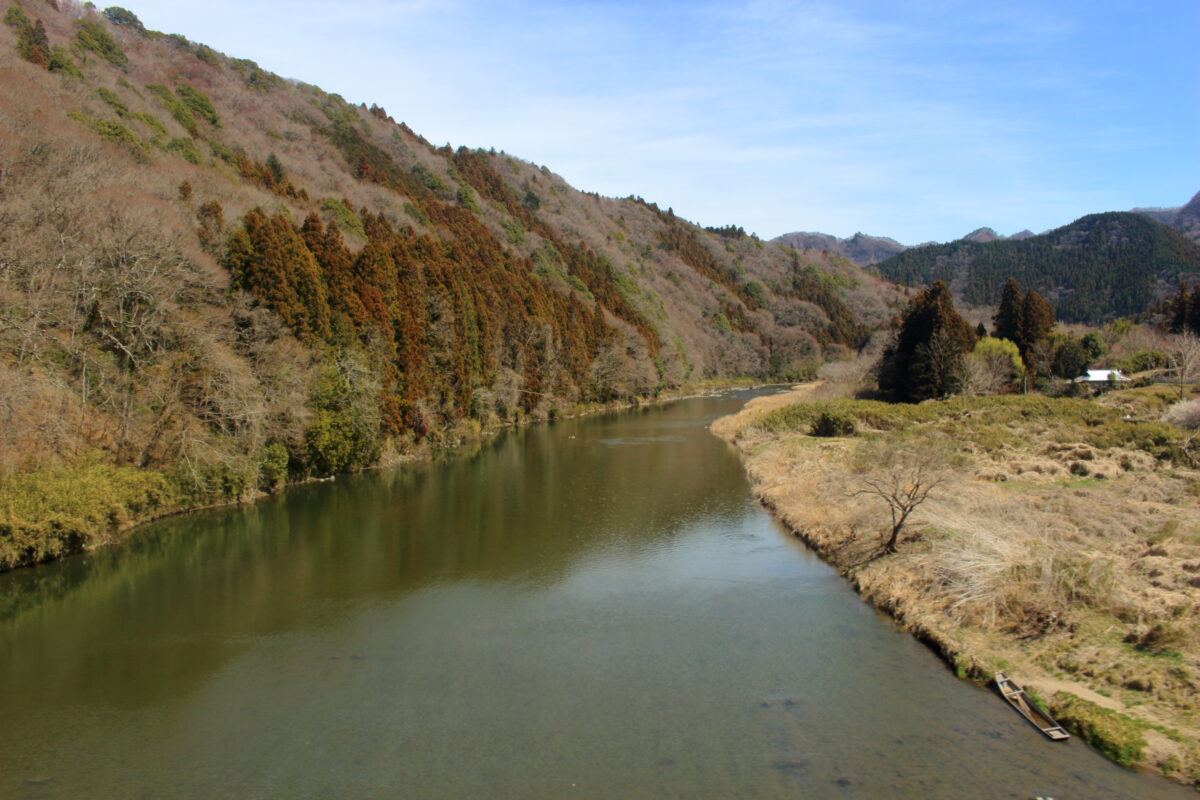 久慈川の流れが美しい水郡線の車窓